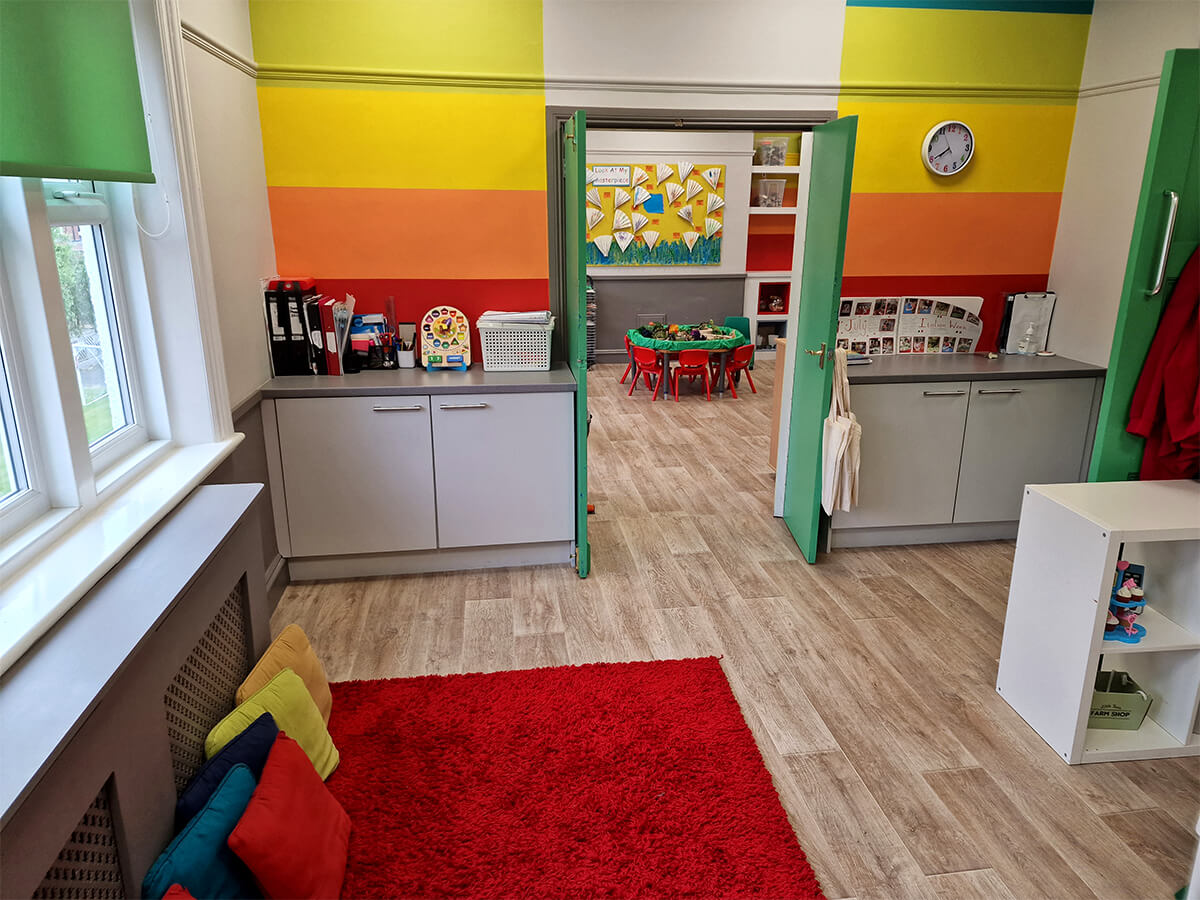 Parrot 32-40 month - look through